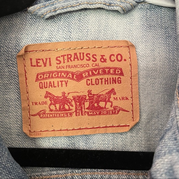 Custom Distressed Levi’s Denim Trucker Jacket - Picture 2 of 5